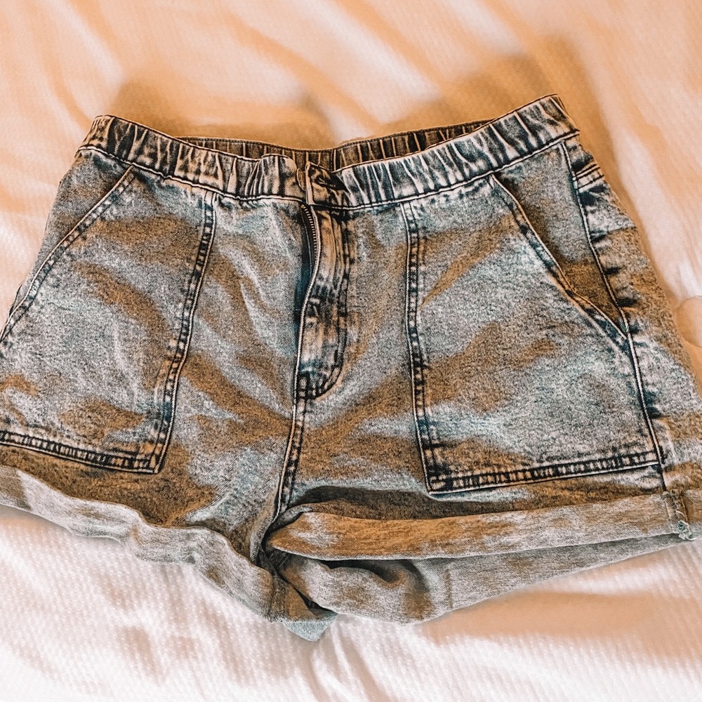 Stretchy shorts